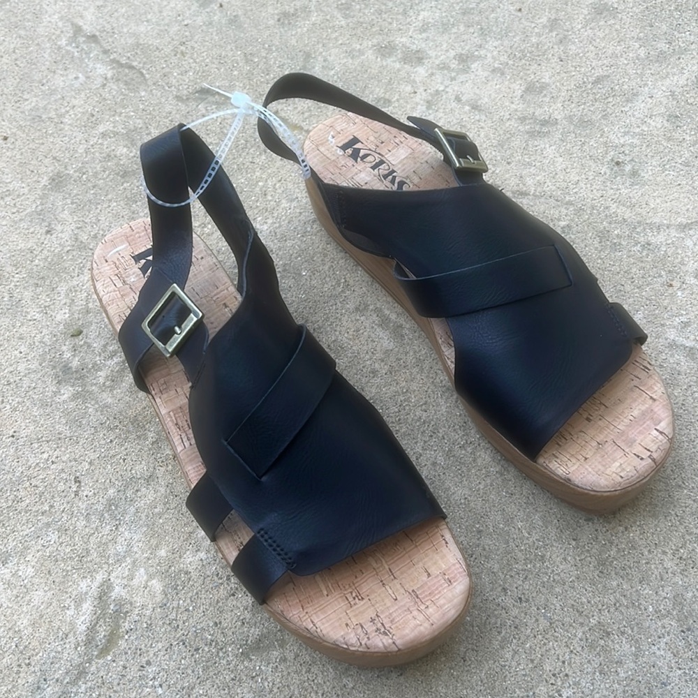 Korks Black Platform Toe Loop Sandals Women's Siz… - image 1